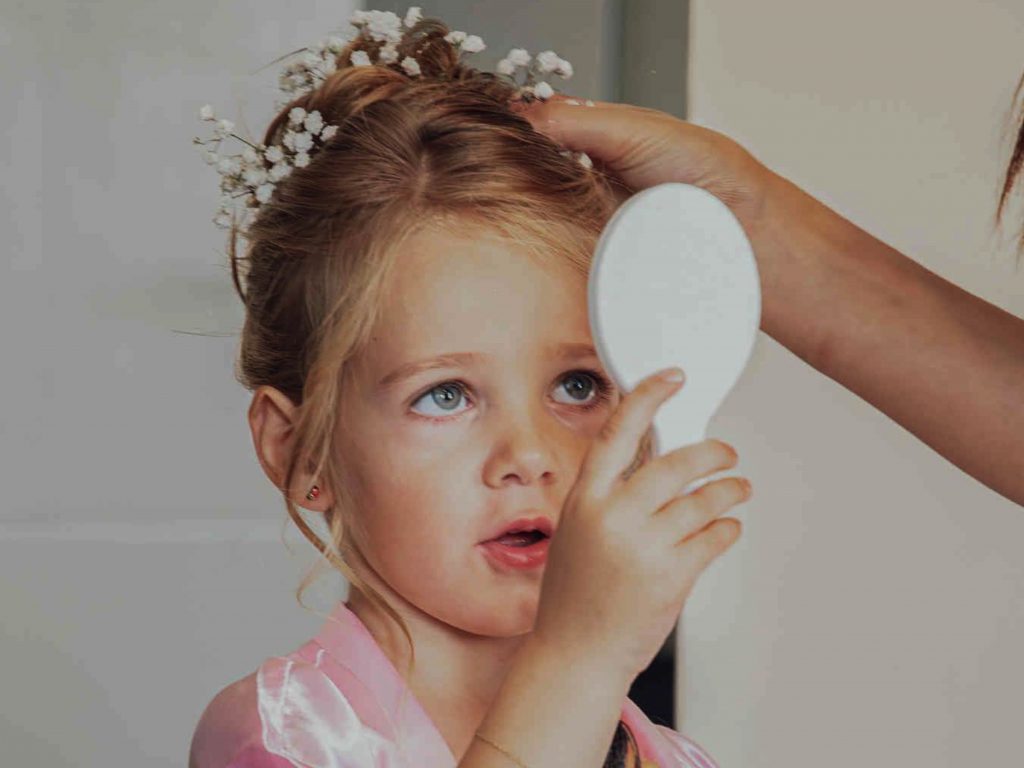 Coiffure enfant réalisée au salon Mademoiselle.S Coiffeuse Visagiste à Proyart