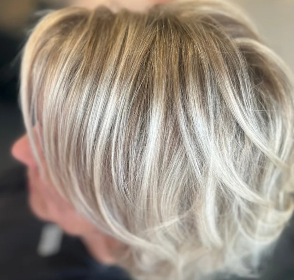 Coloration et coupe femme réalisées chez Mademoiselle S Coiffeuse Visagiste à Proyart